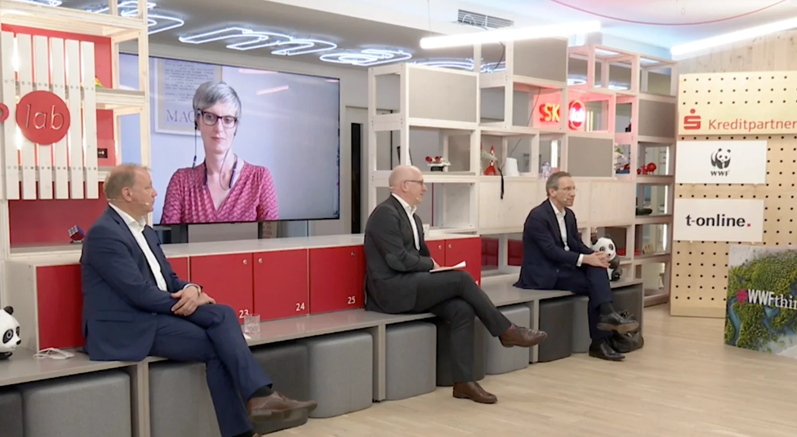 Hybride Gesprächsrunde für WWFthink mit Studiogästen und Zuschaltung
